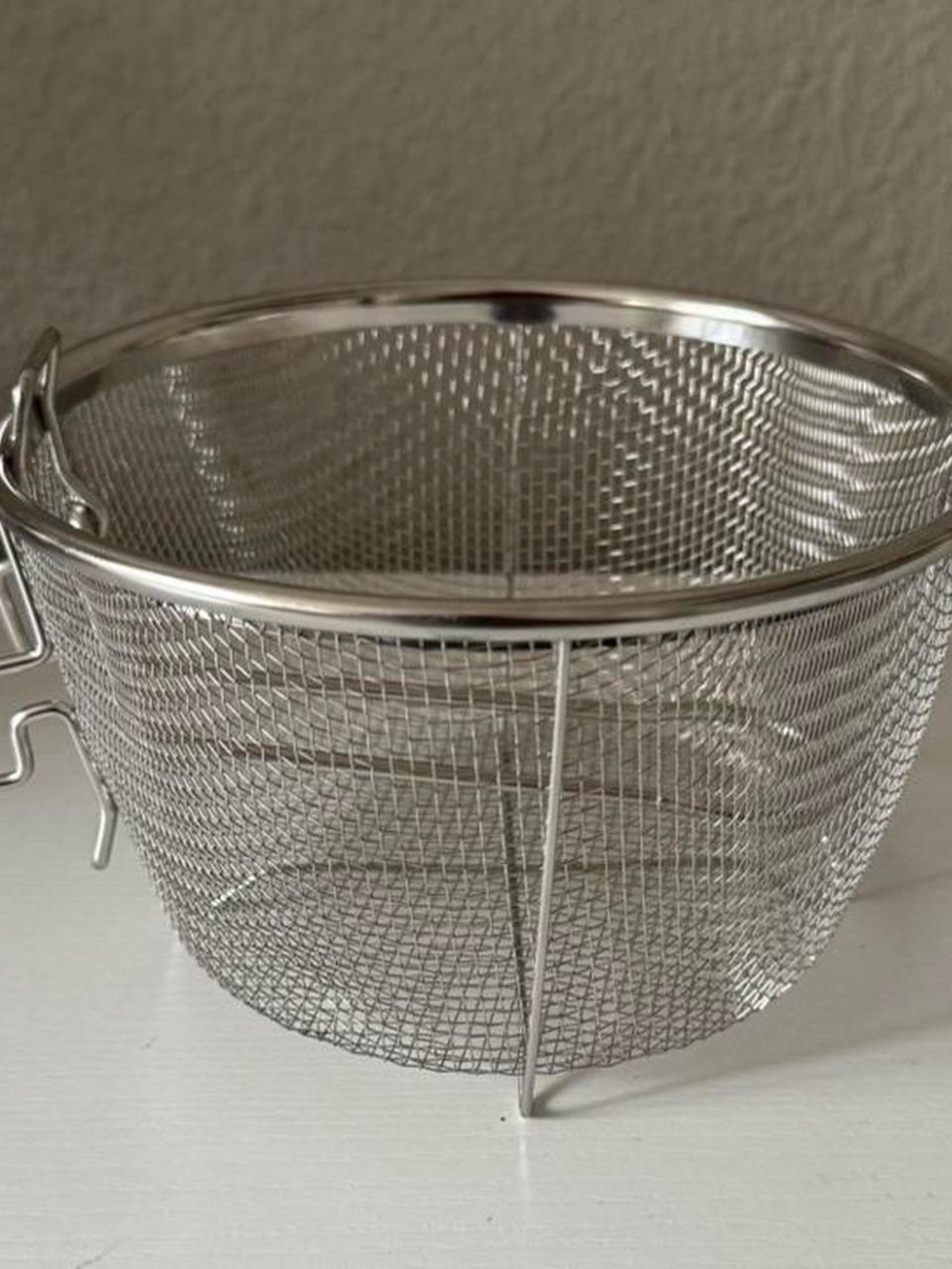 Stainless Steel Mesh Frying/Broth Basket
